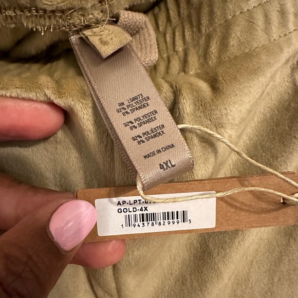 NWT SKIMS Velour Track Pants - Picture 3 of 3